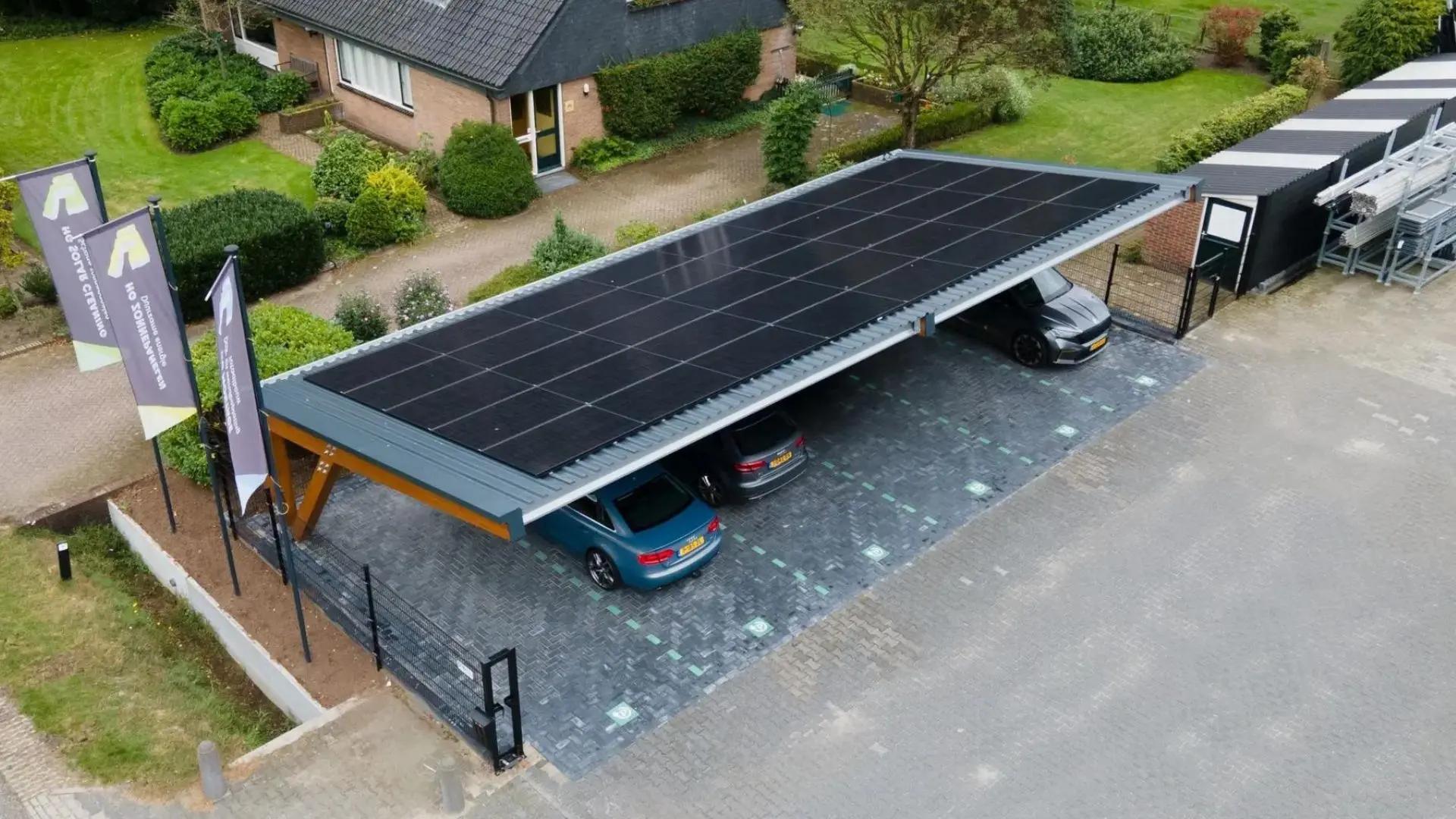 Carport met zonnepanelen